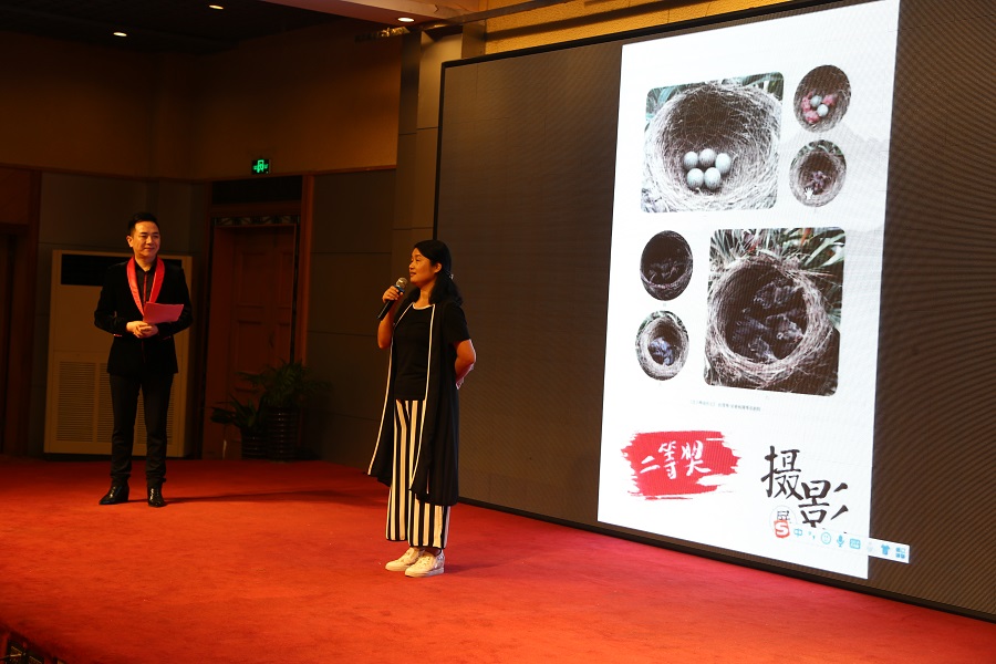 5.赵雪梅讲述丑小鸭成长记背后的故事.jpg